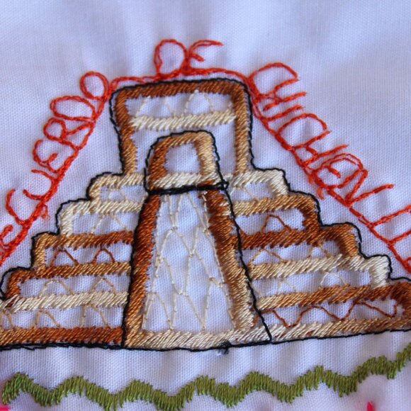 Vintage Handkerchief,  Chichen Itza Mayan Mexico Souvenir, Embroidered Cotton - Picture 6 of 10